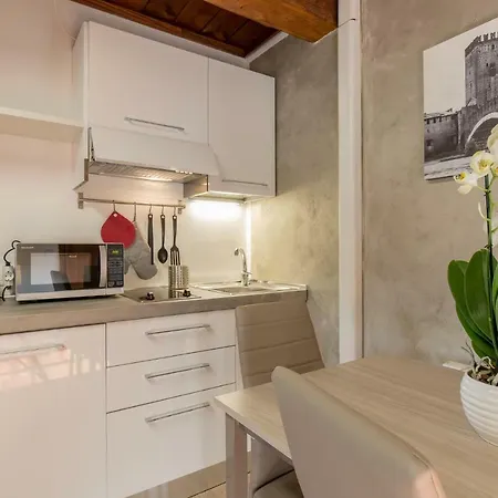 Castelvecchio - Palazzo Canossa Apartment