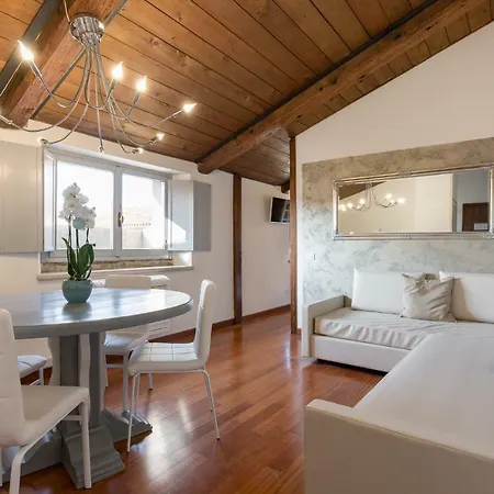 Castelvecchio - Palazzo Canossa Apartment *